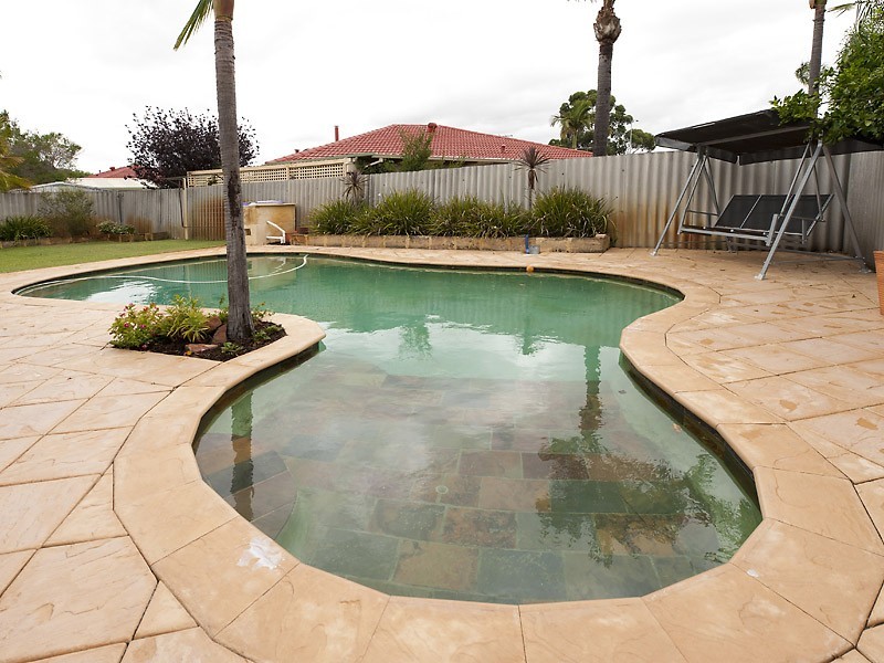 20 Earnshaw Loop, Leeming WA 6149