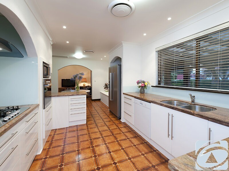 4 Rowley Place, Bull Creek WA 6149