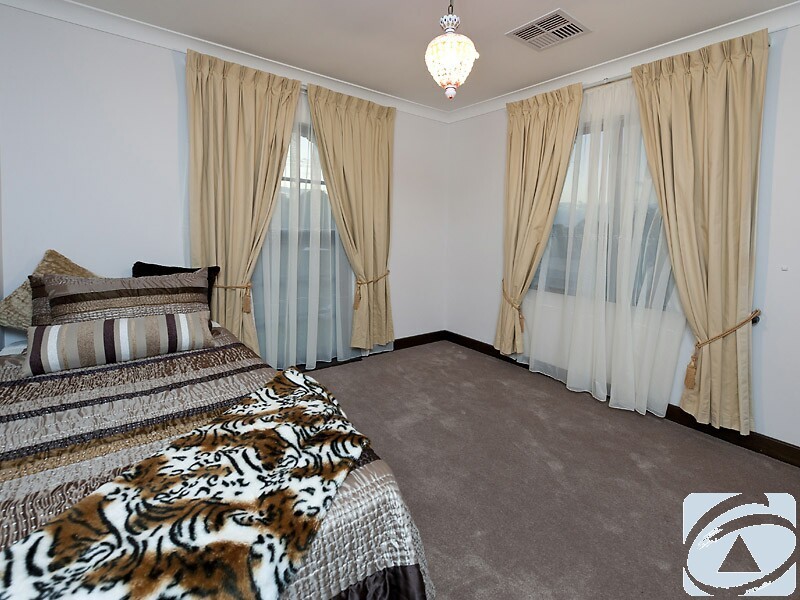 4 Rowley Place, Bull Creek WA 6149