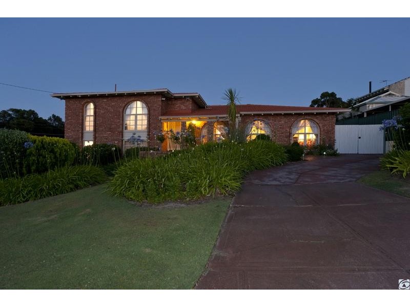 4 Rowley Place, Bull Creek WA 6149