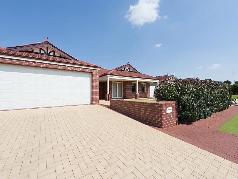 4 Satinwood Court, Thornlie WA 6108
