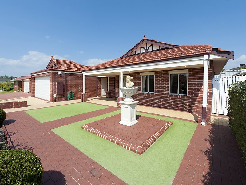 4 Satinwood Court, Thornlie WA 6108
