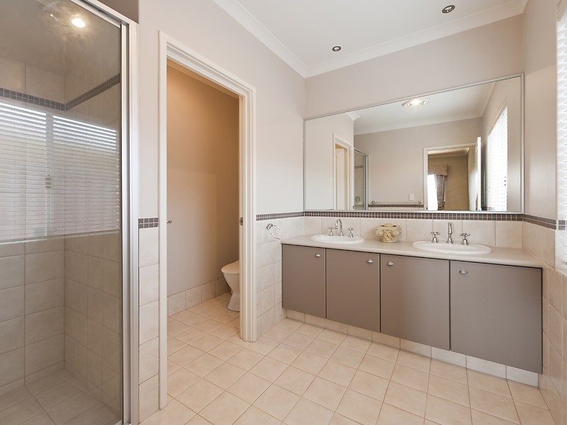 4 Satinwood Court, Thornlie WA 6108