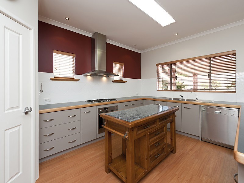 4 Satinwood Court, Thornlie WA 6108