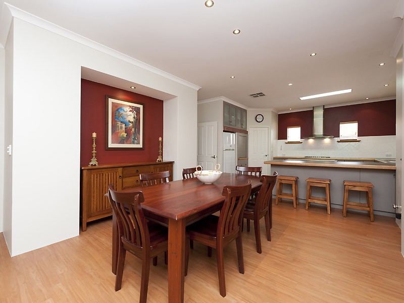 4 Satinwood Court, Thornlie WA 6108