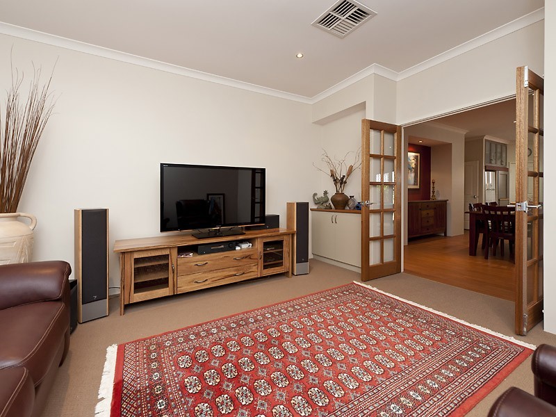 4 Satinwood Court, Thornlie WA 6108