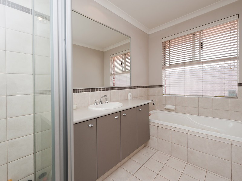 4 Satinwood Court, Thornlie WA 6108