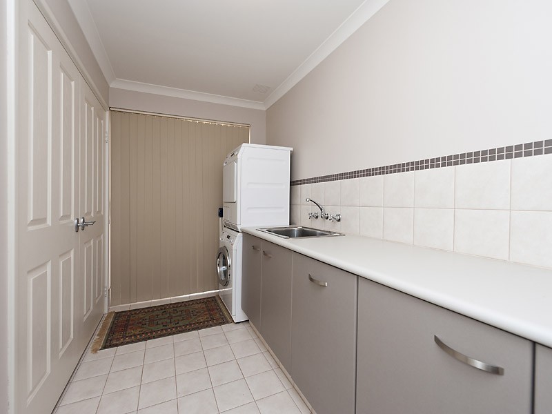 4 Satinwood Court, Thornlie WA 6108