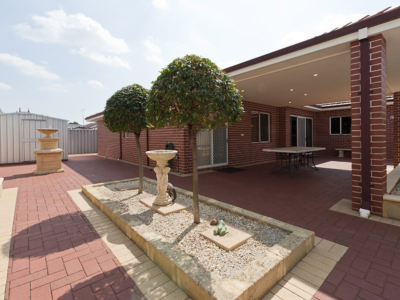 4 Satinwood Court, Thornlie WA 6108