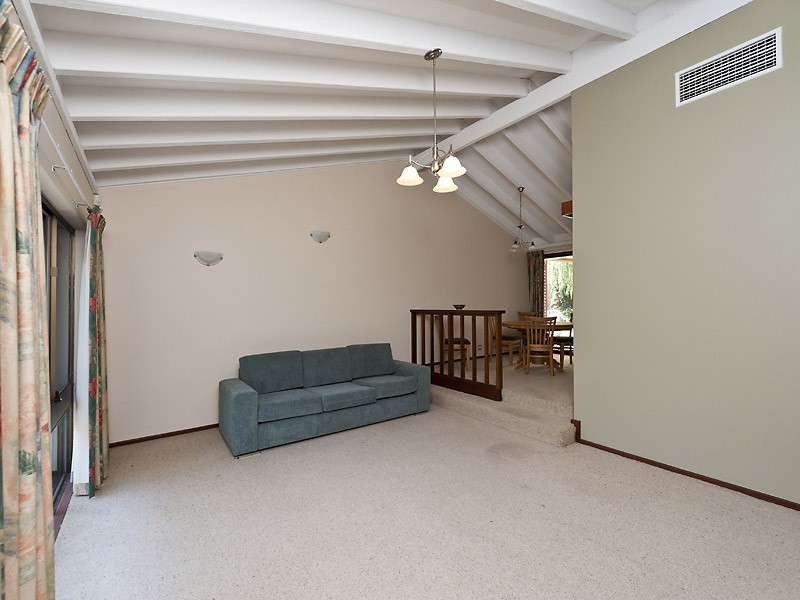 16 Thompson Way, Bull Creek WA 6149