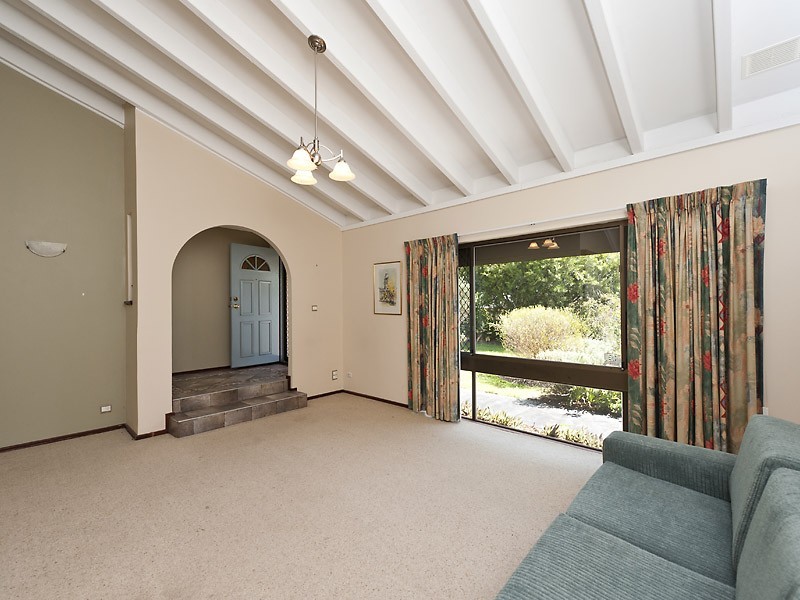 16 Thompson Way, Bull Creek WA 6149