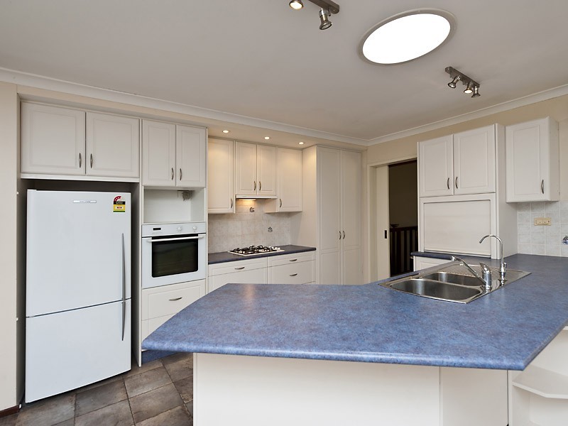 16 Thompson Way, Bull Creek WA 6149