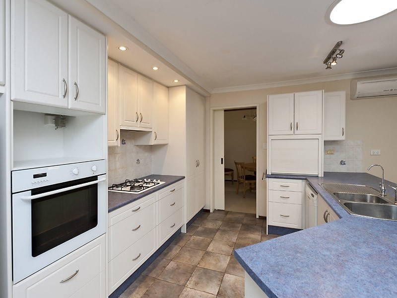 16 Thompson Way, Bull Creek WA 6149