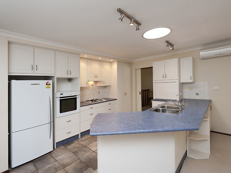 16 Thompson Way, Bull Creek WA 6149