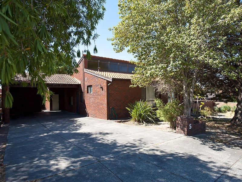 5 Minchin Place, Bull Creek WA 6149
