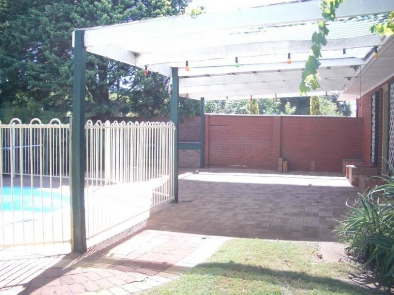 32 Watling Ave, Lynwood WA 6147