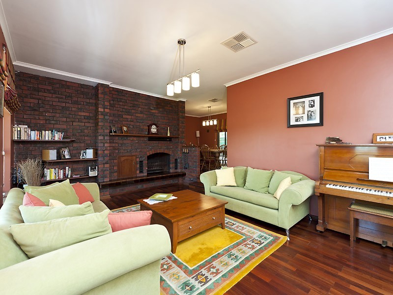 11 More Crescent, Bull Creek WA 6149