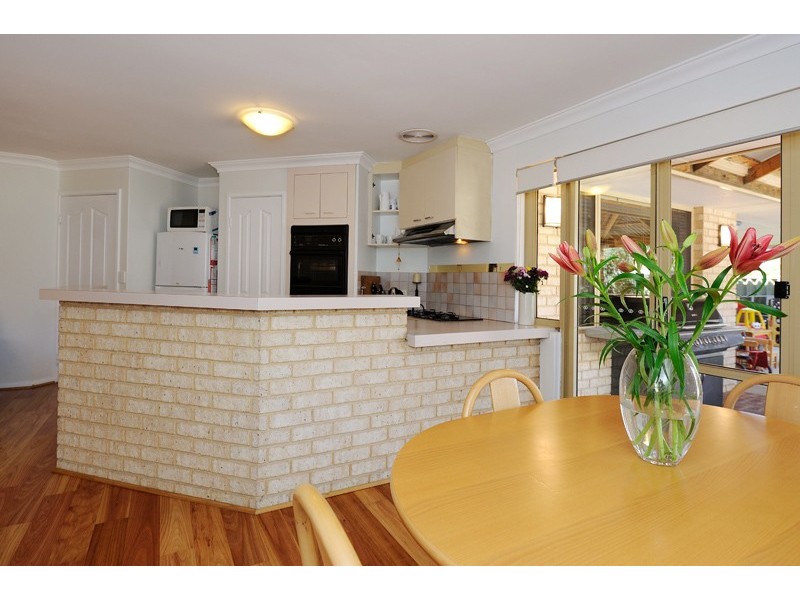 18 Sanderson Road, Bull Creek WA 6149