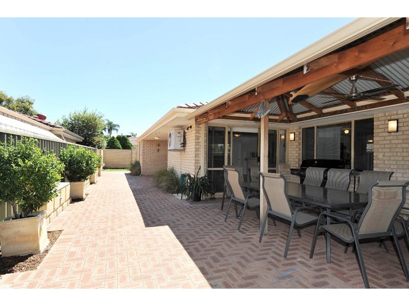 18 Sanderson Road, Bull Creek WA 6149