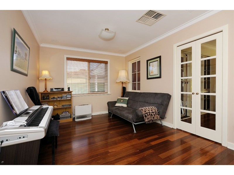 7 Flinders Crescent, Bull Creek WA 6149