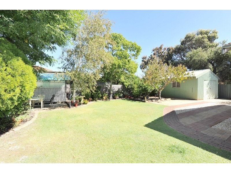 7 Flinders Crescent, Bull Creek WA 6149