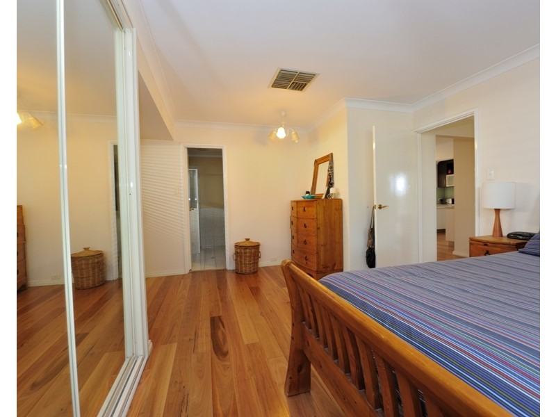 4 Bruce Court, Leeming WA 6149
