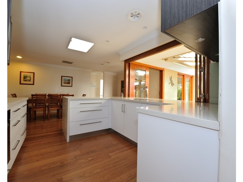 4 Bruce Court, Leeming WA 6149