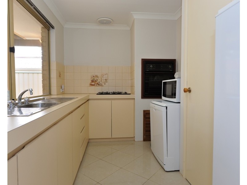 20A Meadow Grove, Leeming WA 6149