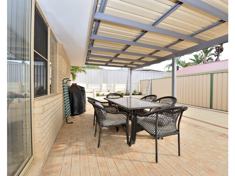 20A Meadow Grove, Leeming WA 6149