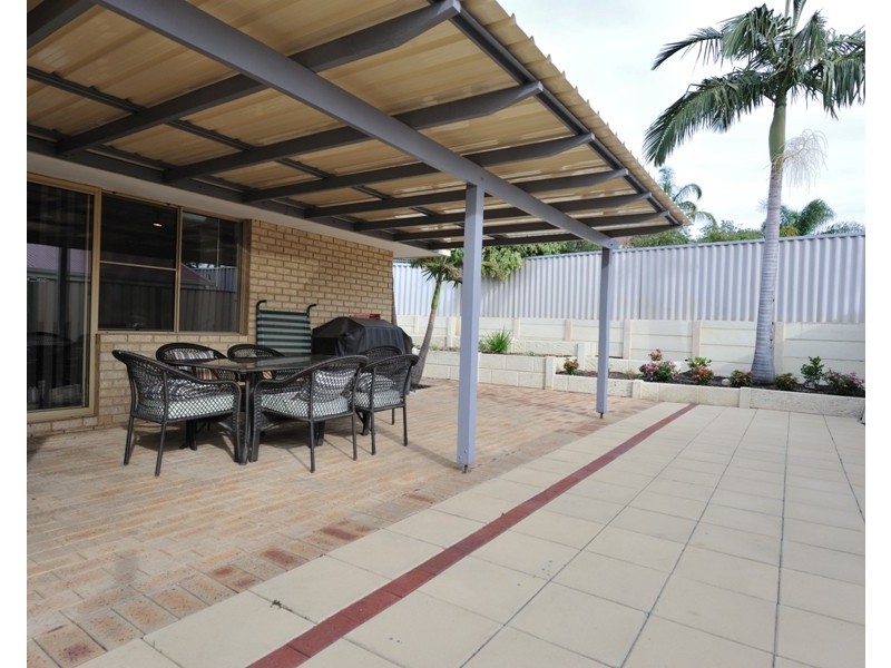 20A Meadow Grove, Leeming WA 6149