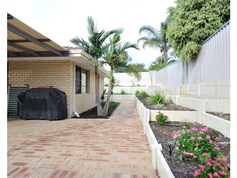 20A Meadow Grove, Leeming WA 6149