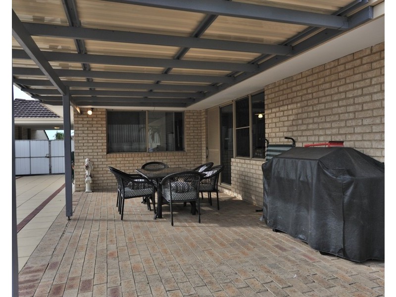 20A Meadow Grove, Leeming WA 6149