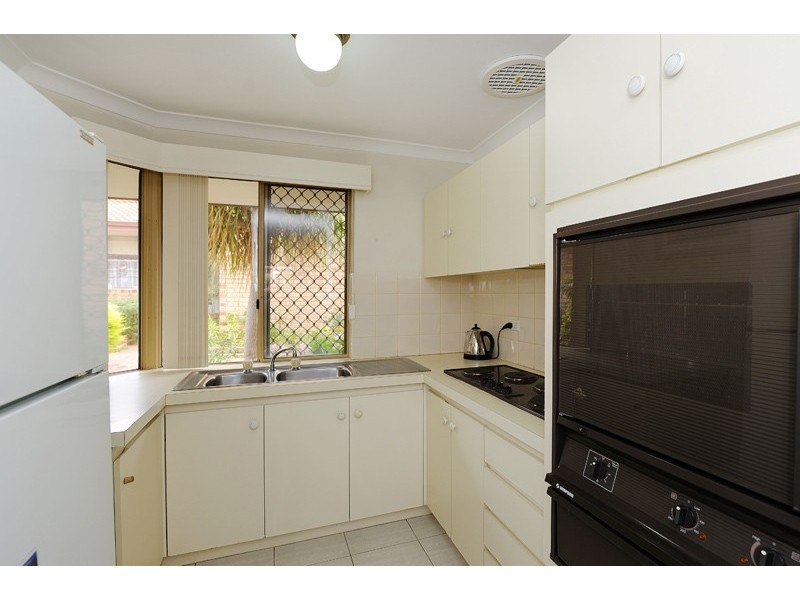 32/11 Petterson Avenue, Kardinya WA 6163