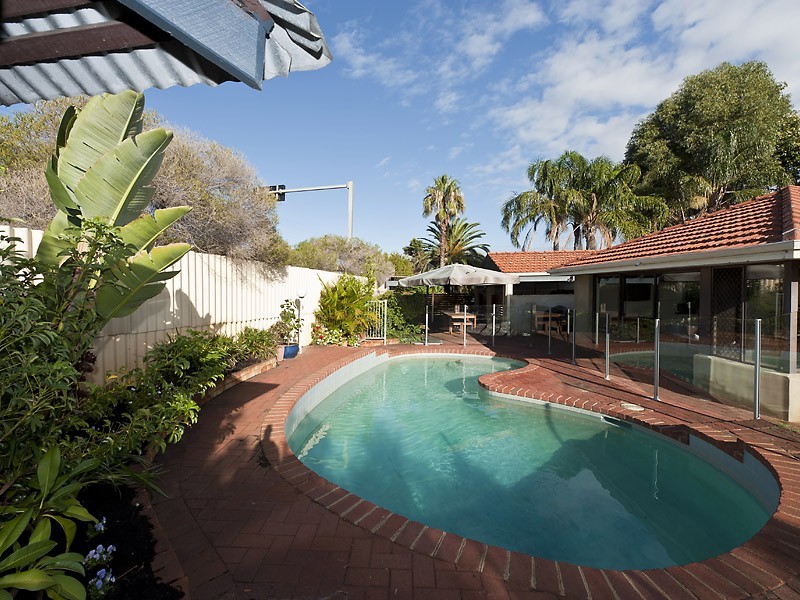 6 Nicholay Court, Bull Creek WA 6149