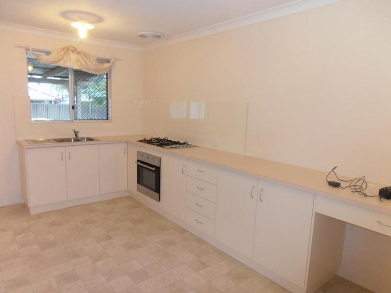 8 South Lake Drive, South Lake WA 6164