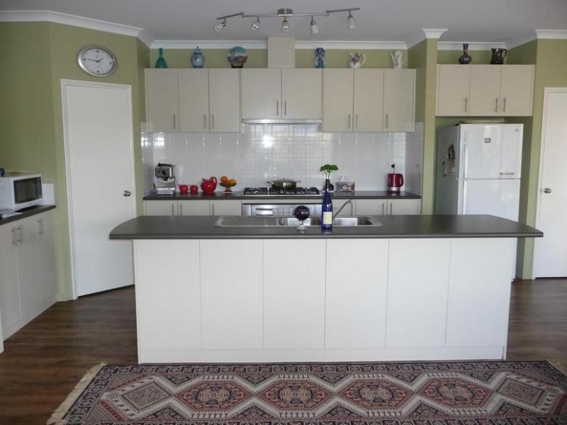 30 Middle Park Way, Canning Vale WA 6155