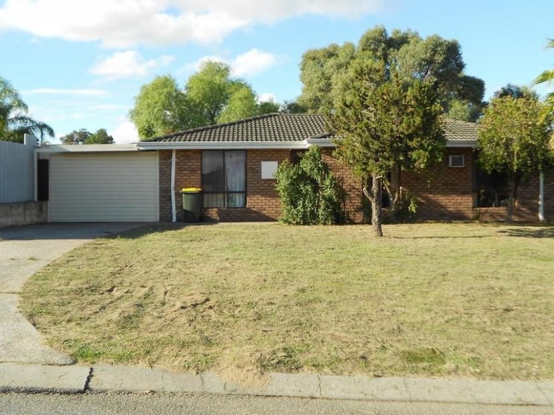 12 Tinaroo Court, South Lake WA 6164
