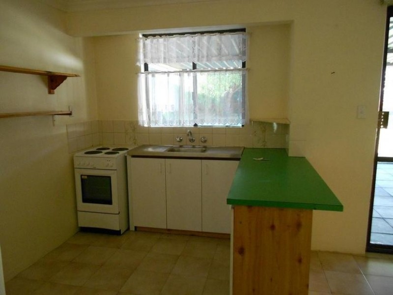 12 Tinaroo Court, South Lake WA 6164