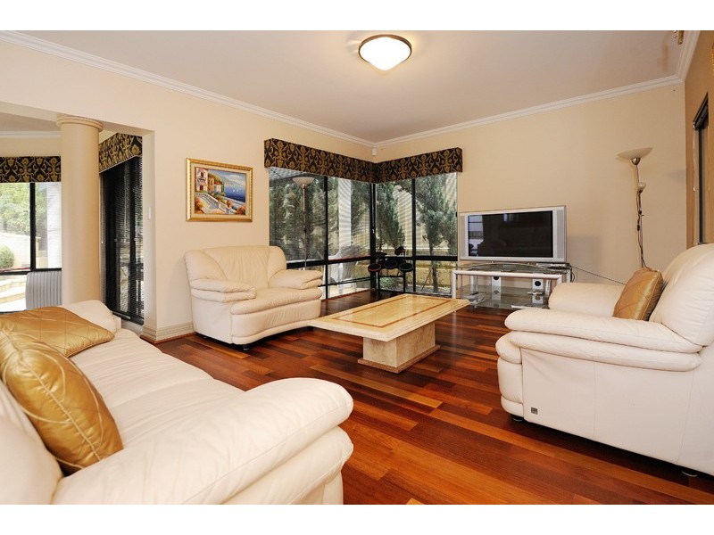 59 Peterborough Circle, North Lake WA 6163