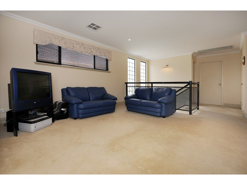 59 Peterborough Circle, North Lake WA 6163