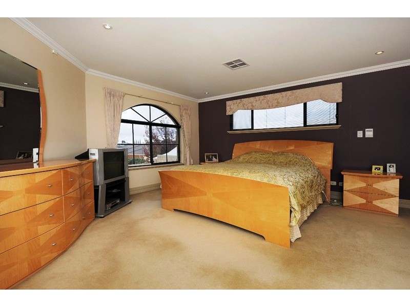 59 Peterborough Circle, North Lake WA 6163