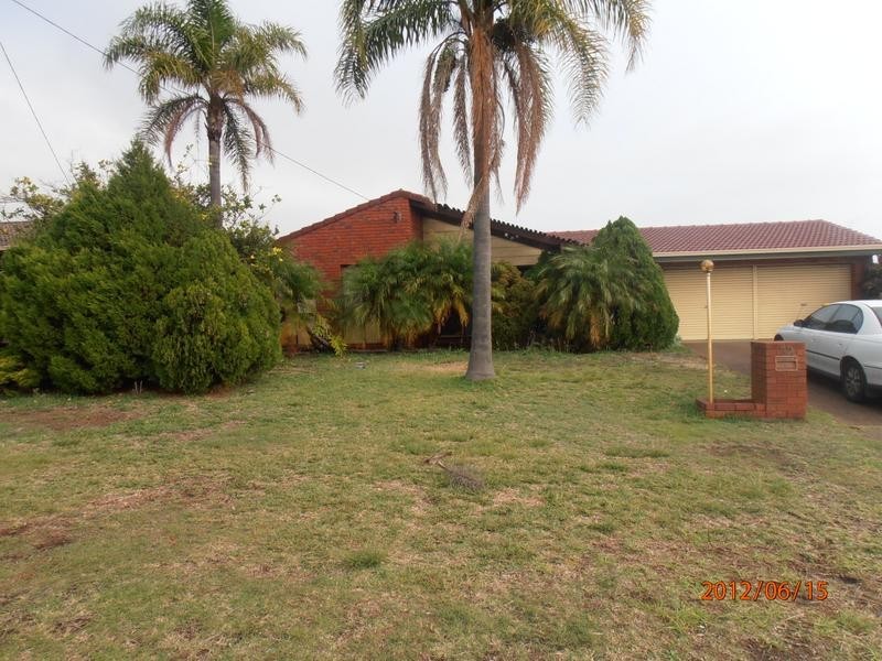 52 Bull Creek Drive, Bull Creek WA 6149