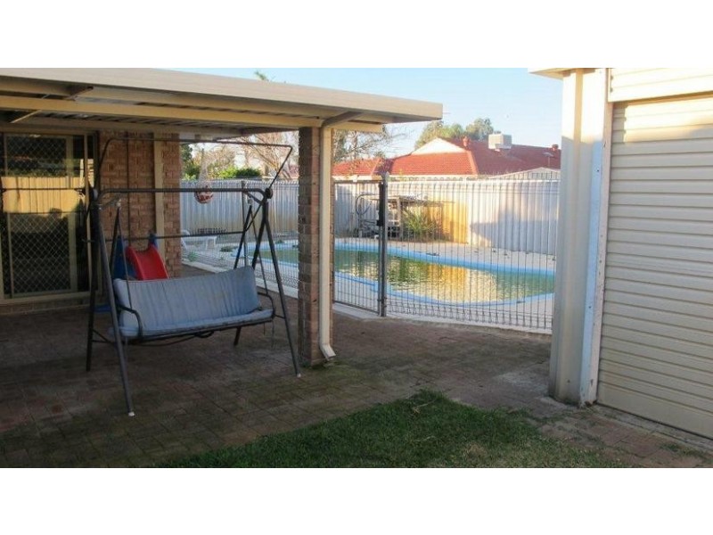 17 Curran Place, Leeming WA 6149