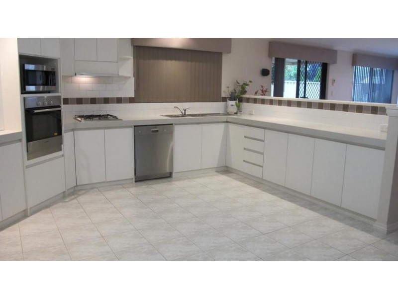 8 Lombe Gardens, Atwell WA 6164