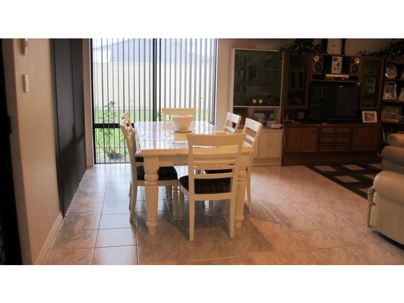 8 Lombe Gardens, Atwell WA 6164