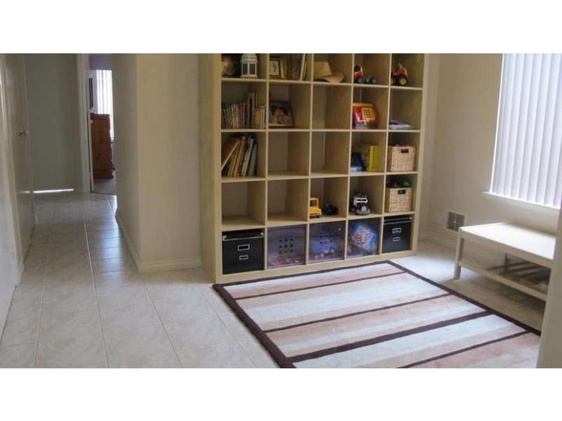 8 Lombe Gardens, Atwell WA 6164