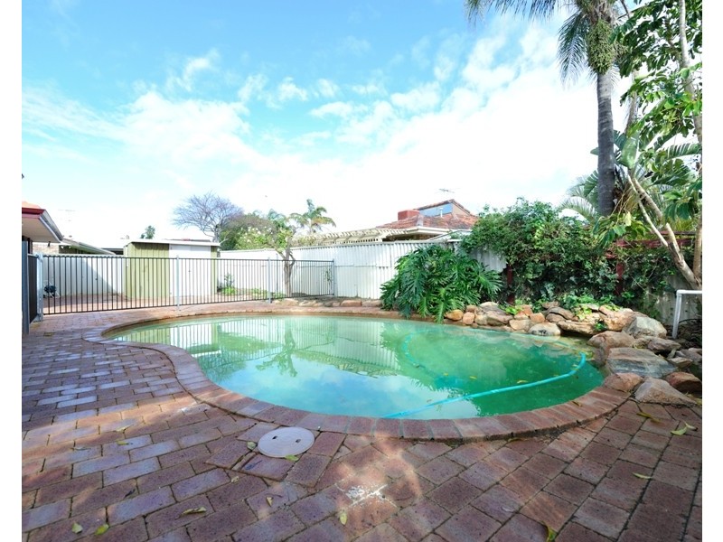 32 Marcus Avenue, Booragoon WA 6154