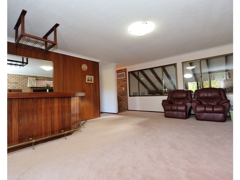 17 Harrington Crescent, Leeming WA 6149