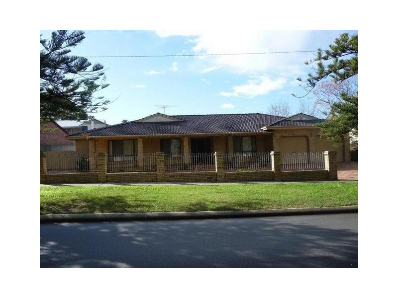 6 Smith Street, Beaconsfield WA 6162