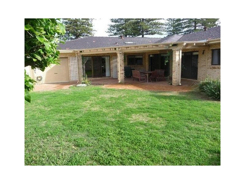 6 Smith Street, Beaconsfield WA 6162